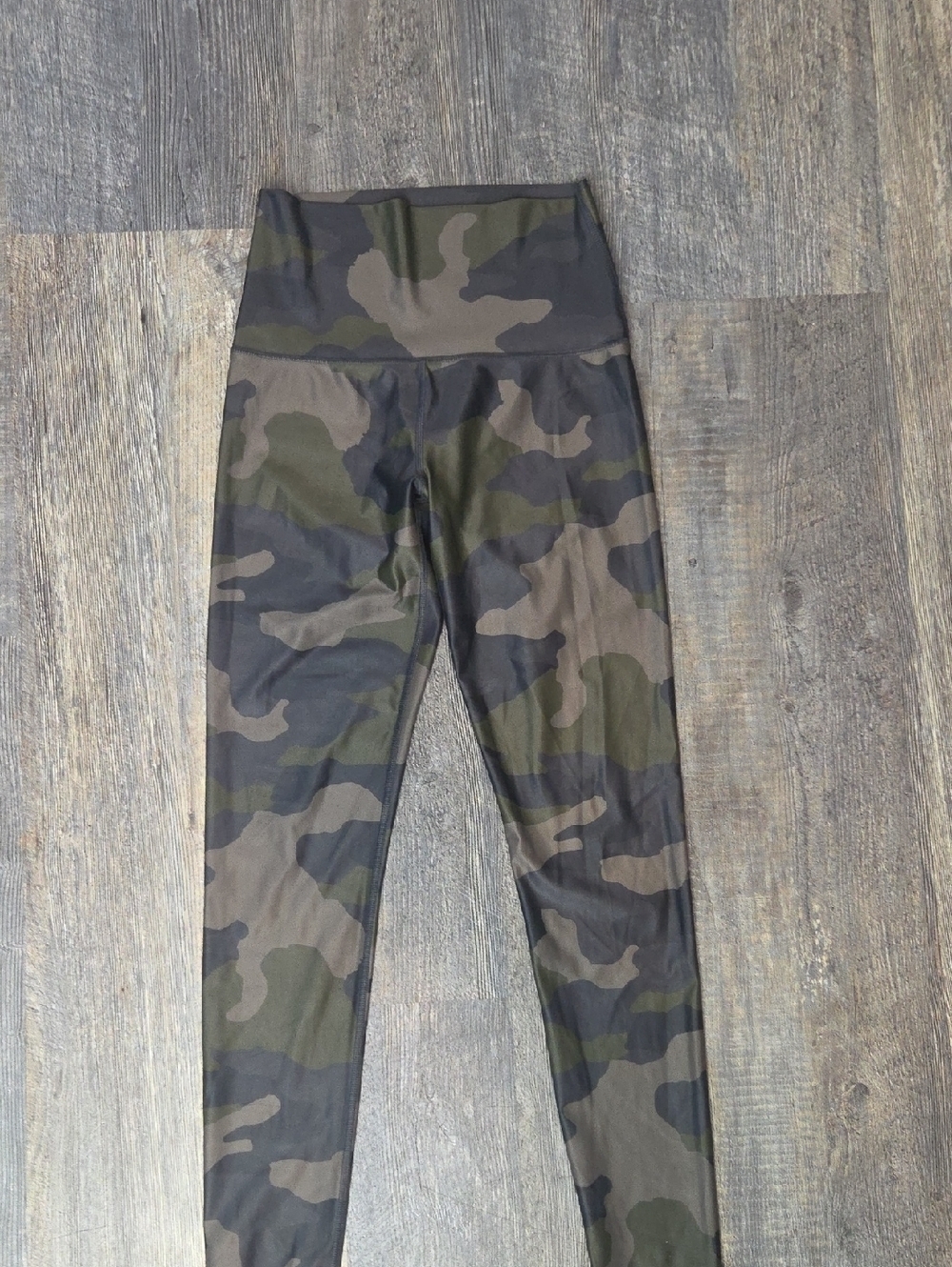 aerie Camo High-Waist Leggings - Olive/Black